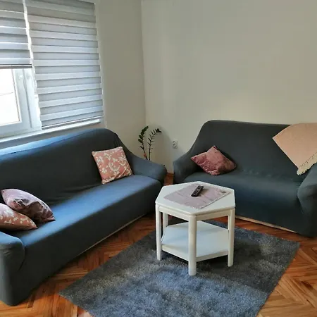 Apartman Luna شقة *
